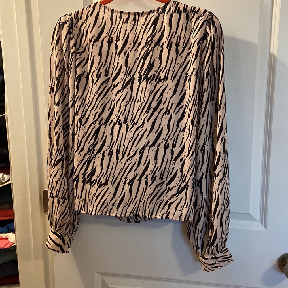 Wrap blouse - Picture 7 of 8